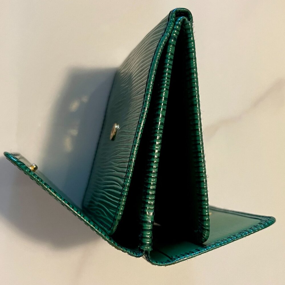 Louis Vuitton Limited Edition Malletier Borneo Green Epi Elise Wallet + COA - Picture 10 of 16